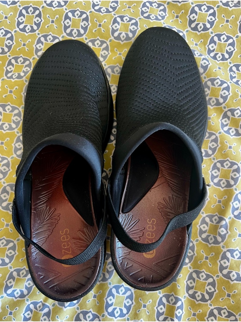 Bzees Black Slip-On Clog Mules Womens Size 9.5